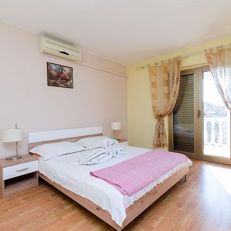 Apartments Zeljka Mundanije Bagian luar foto