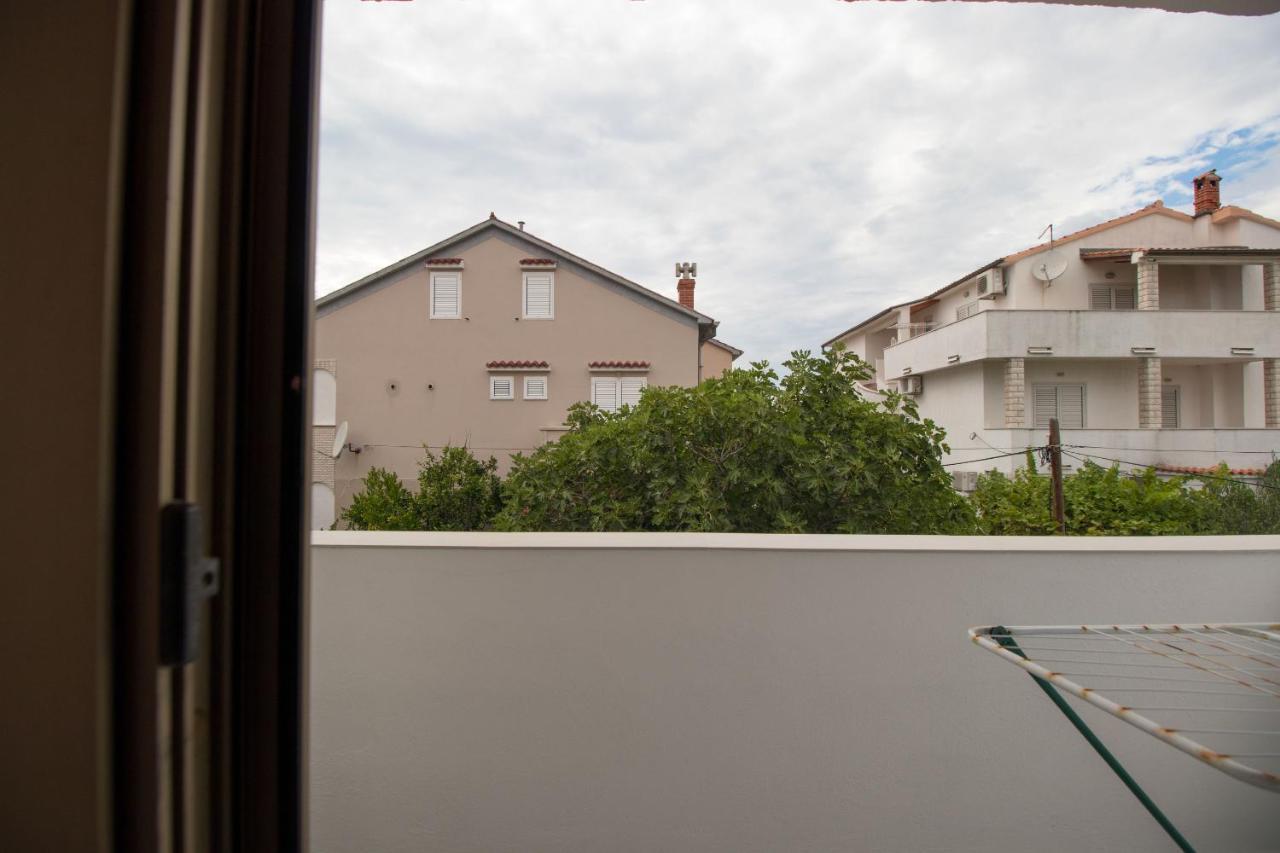 Apartments Zeljka Mundanije Bagian luar foto